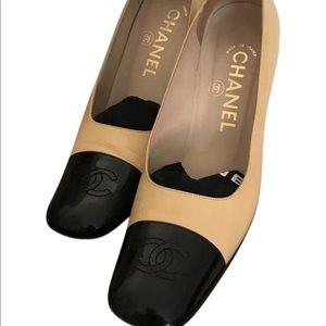 CHANEL Logo Pumps